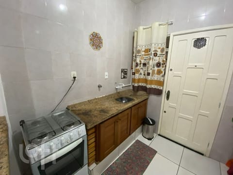 Image 3 - 252239